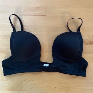 Low cut black bra size 34B